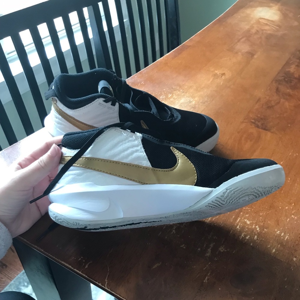 Nike youth basketball shoes